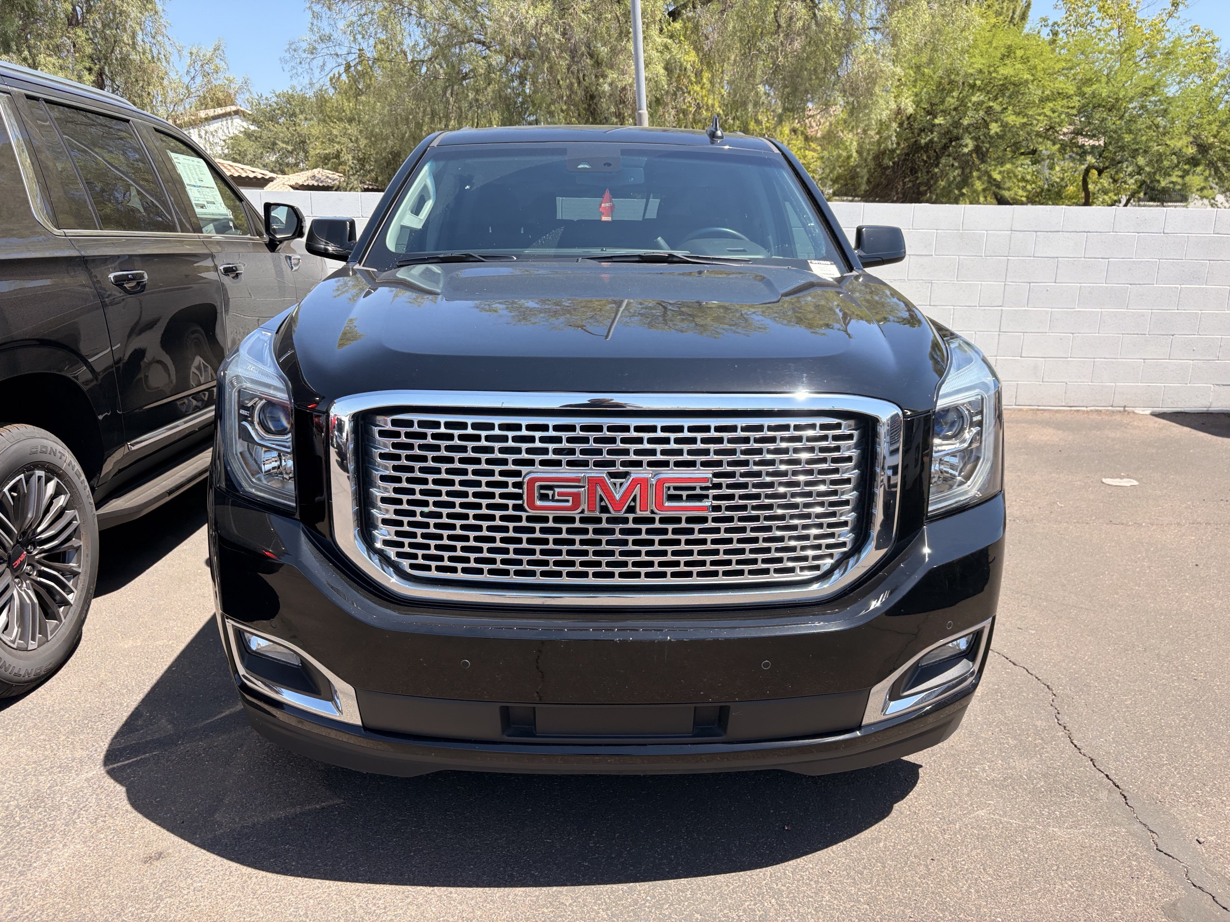 gmc yukon xl 2017 1GKS1FKC2HR201779 image gmc yukon xl 2017 1GKS1FKC2HR201779 image